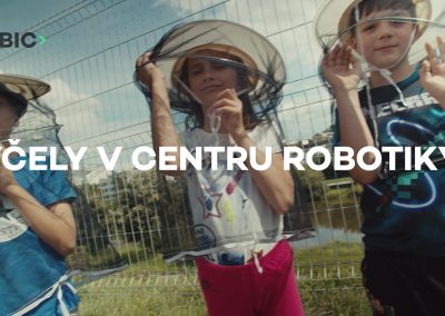 VČELY V CENTRU ROBOTIKY CZ/EN